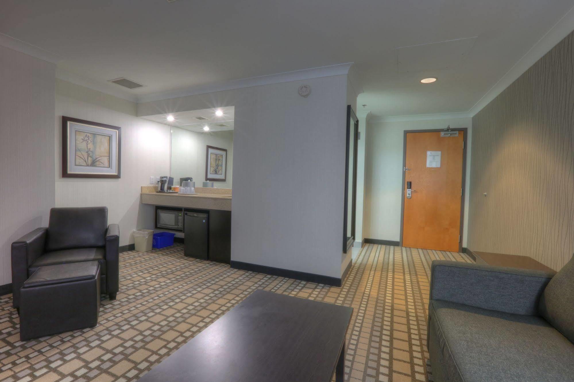 แคลเรียน โฮเต็ล แอนด์ สวีทส์ Hotel วินนิเพก ภายนอก รูปภาพ